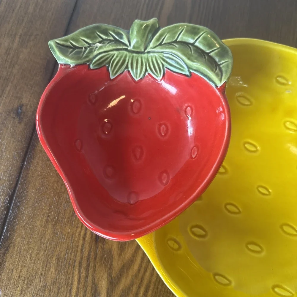 Rare Ceramic Strawberry Fruit $ Dip Bowl Party Platter Multi Use Collector Bowl